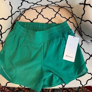 Lululemon women’s Hotty Hots HR 4” Women's Green Athletic Shorts